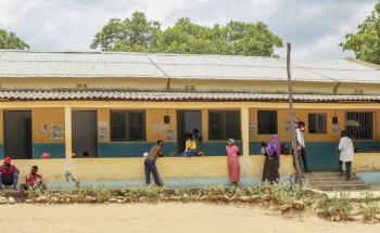 Muririmue health centre in Mozambique, roof reinforcement to withstand strong storms. 