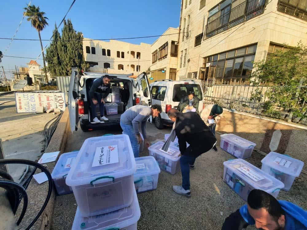 MSF_Team_With_Medical_Supplies_For_Jenin_Palentine_Wounded_People_MSB147019