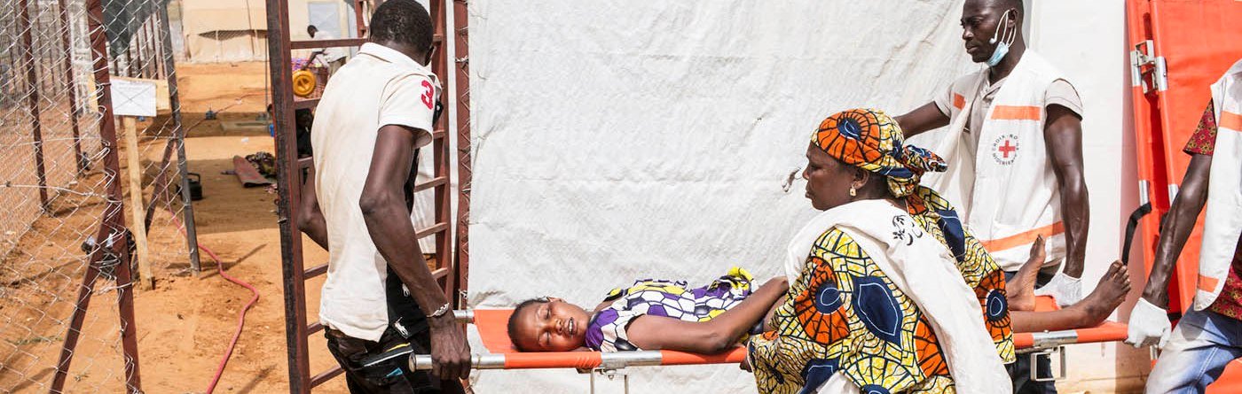 Niamey, Niger. Lazaret, case management centre . Arrival of new emergency patients referred by a Niamey hospital. Photo: Sylvain Cherkaoui/Cosmos for MSF