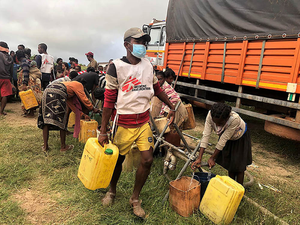 MSF runs water distribution in the village of Fenoiva.