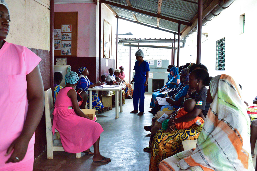 The queue to the health promotion and family planning consultations.