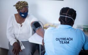 MSF staff in Eshowe checking a patient's blood pressure
