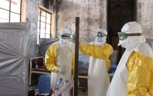 Picture of MSF staff in PPE