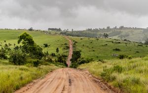 A picture of the road leading to the village Vuma in Mbongolwane, KZN