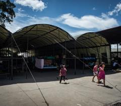 Children outside the Tachira quarantine centre