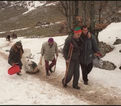 April 1999, Kosovo Refugees from Kosovo heading for Montenegro, crossing the mountain between Jablanica (Kosovo) and Rosaje (Montenegro)