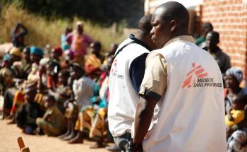 MSF staff managing the flow of NFI distribution to internally displaced people