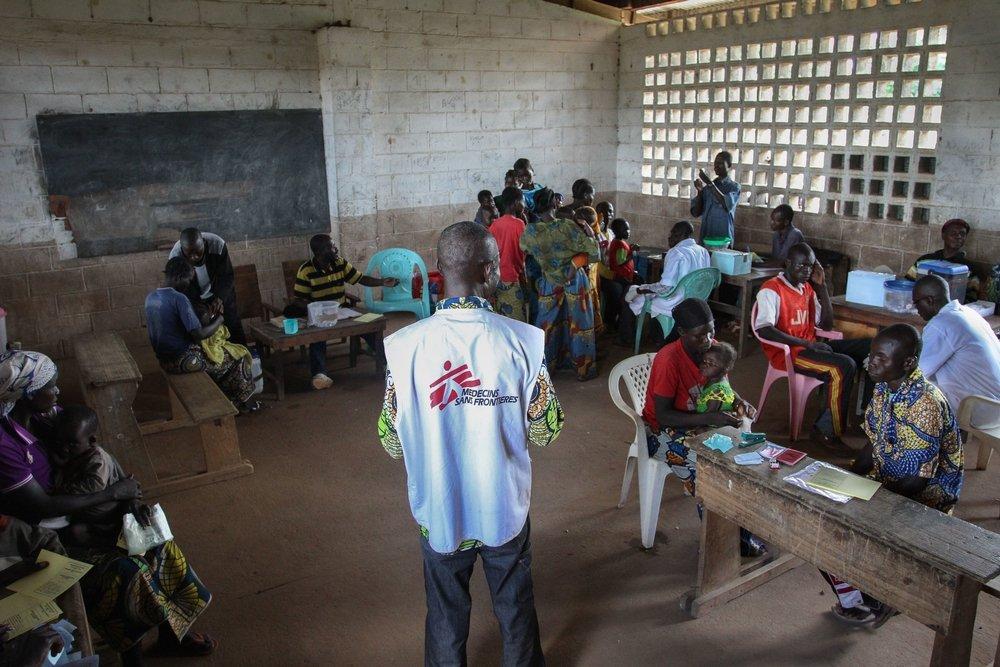 MSF staff speaking at vaccination site in Central African Republic