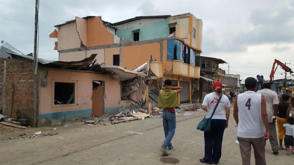 MSF teams currently responding to medical needs in Ecuador following the 7.8 magnitude earthquake which struck the northeast of the country on Saturday, April 16.