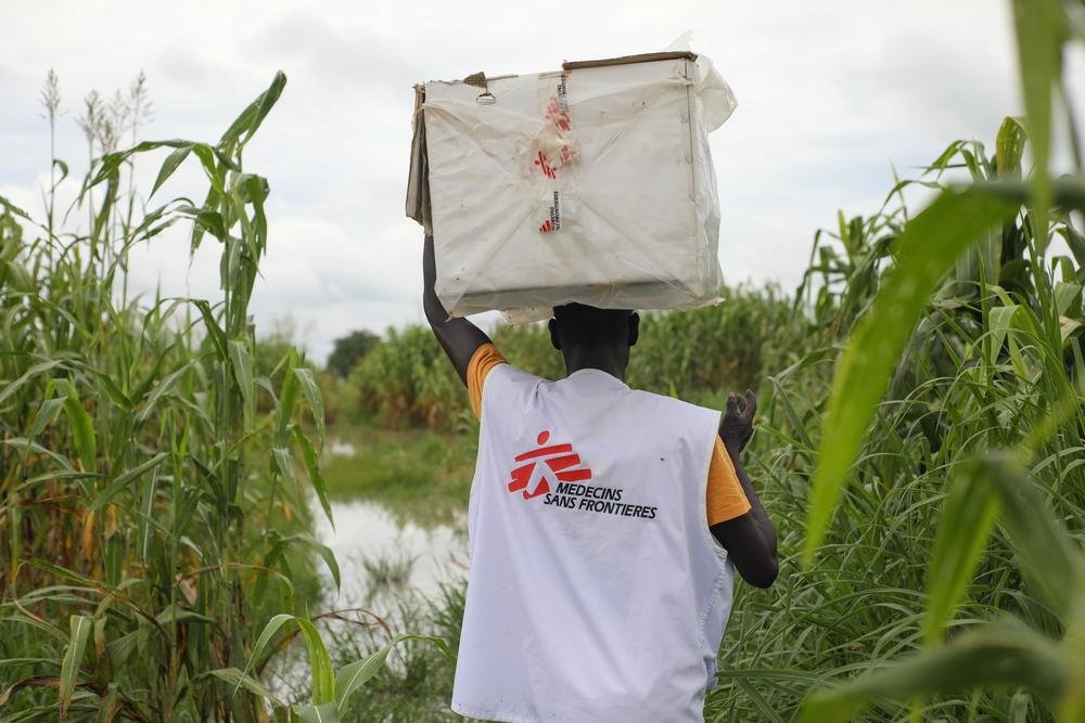 MSF is cutting carbon emissions 50% by 2030 — see how solar power, waste management, and sustainable transport are reshaping its projects.