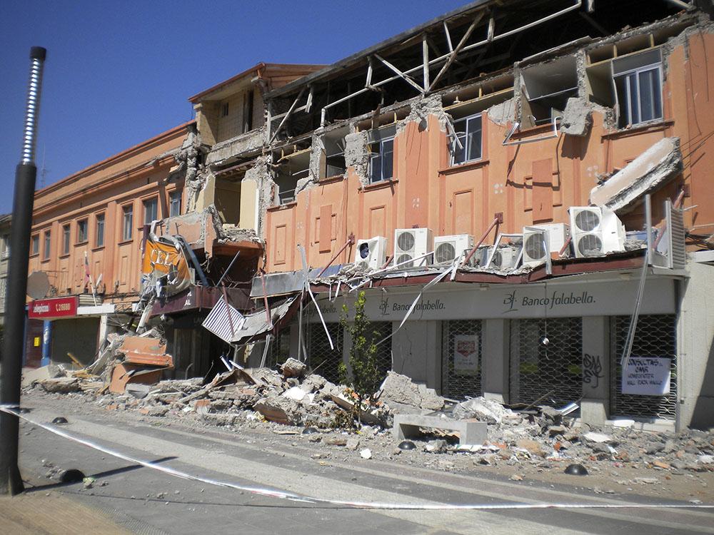 After an 8.8-magnitude earthquake struck central Chile, the MSF teams that have travelled through the affected areas are focusing their interventions on the most urgent needs: supporting health structures that are caring for large numbers of patients, re-establishing primary health care services, distributing basic necessities, and offering mental health assistance to the affected population.