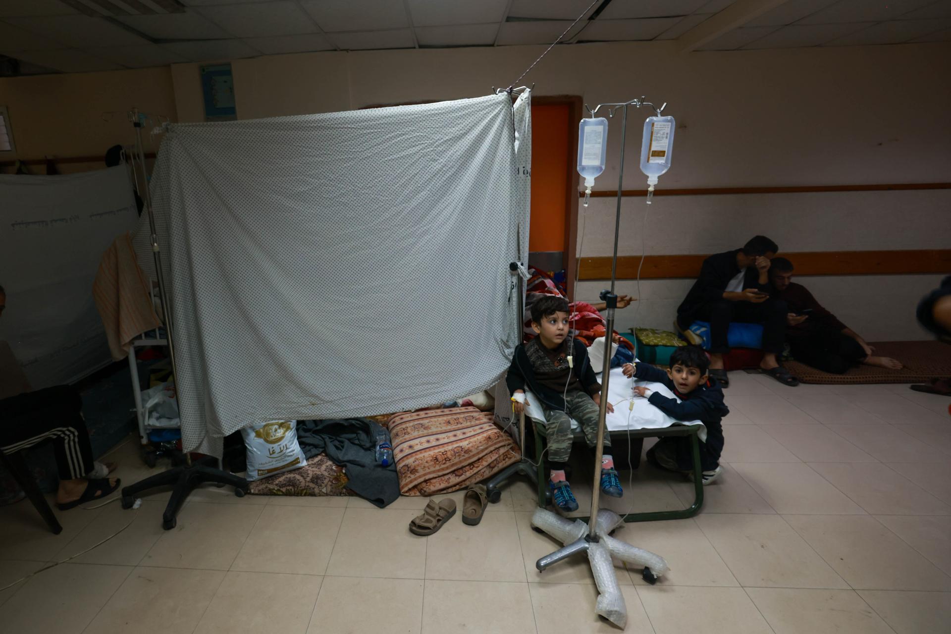 Image of children in Al Aqsa Hospital in Gaza. 