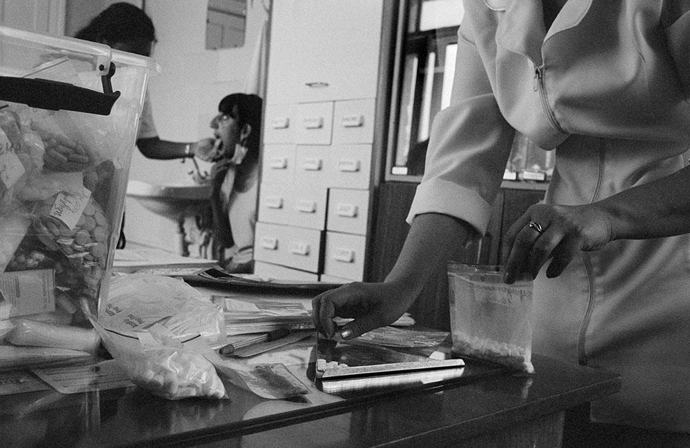 An MSF nurse is compiling the ARV medicine package for a patient with HIV and tuberculosis at Bendery TB hospital. Co-infection of TB and HIV/AIDS requires lengthy and difficult treatment.