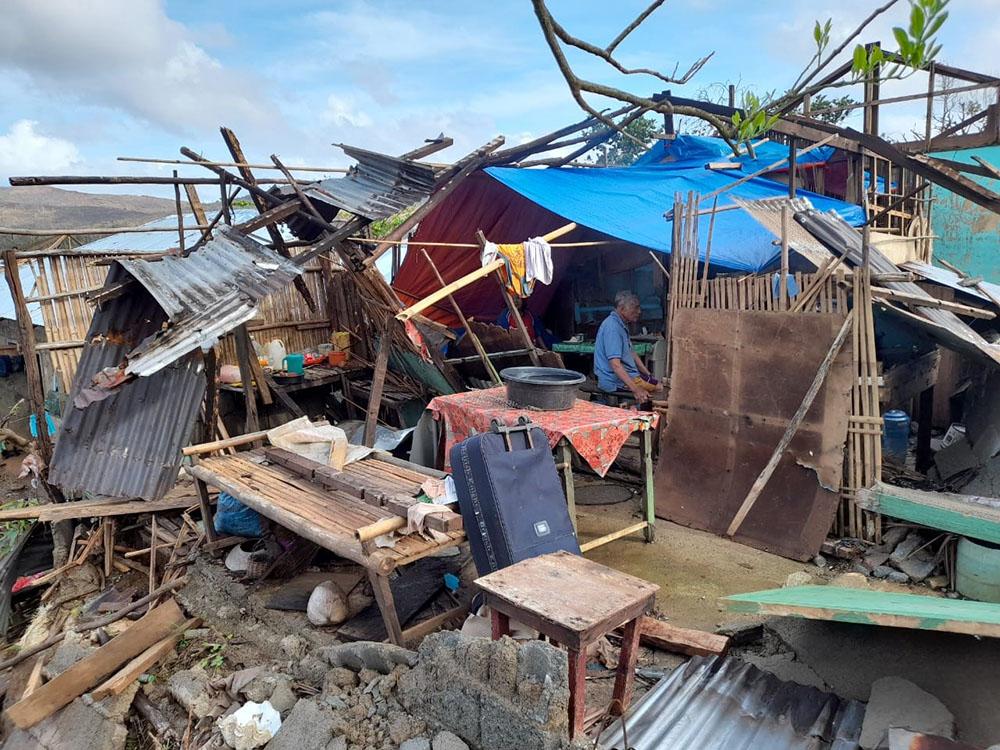 Brgy. Nazareth, Basilisa, Dinagat Islands: Many villages along the coastal areas were hit by the typhoon, leaving damaged houses. While some families take refuge in evacuation centers, others choose to rebuild their homes with whatever materials they can find.