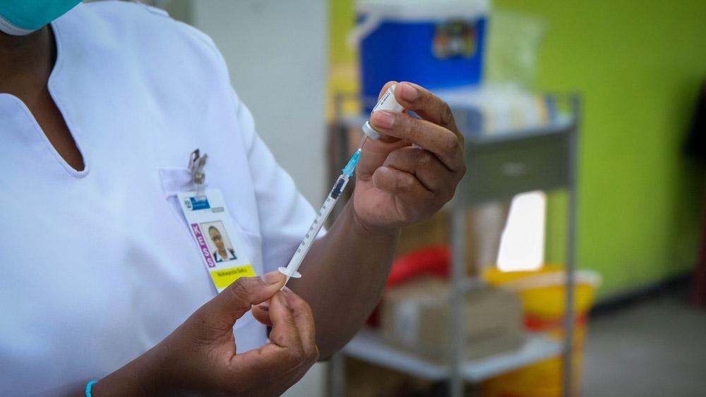 MSF, Doctors Without Borders, South Africa, khayelitsha COVID-19 vaccine drive 