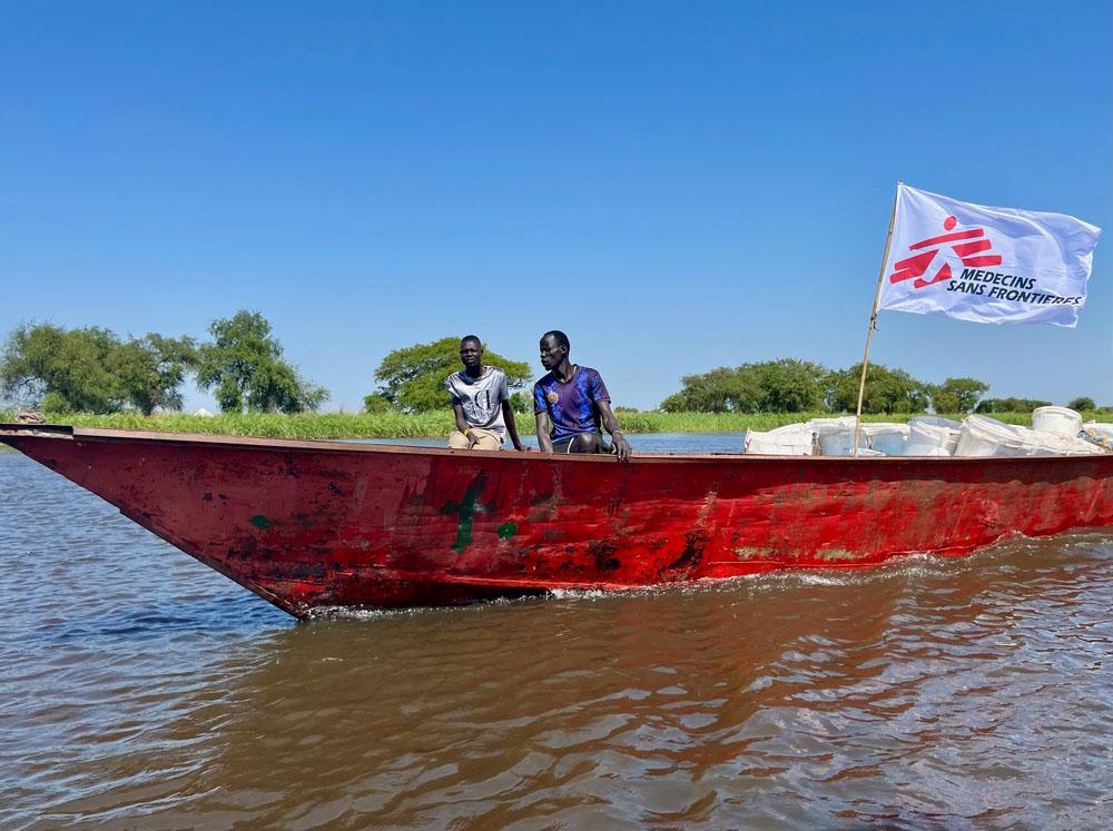 MSF, Doctors Without Borders, Driving boats to transport patients
