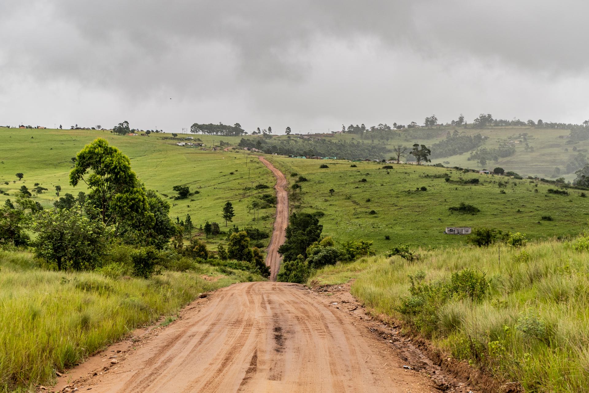 A picture of the road leading to the village Vuma in Mbongolwane, KZN