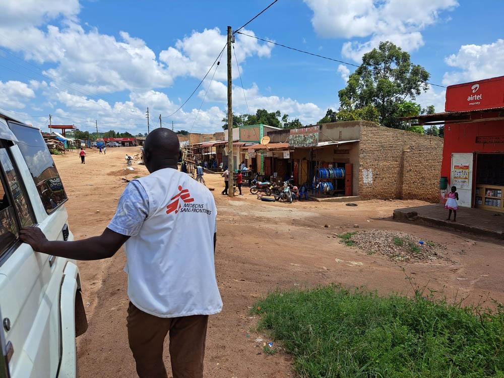 MSF health promoter in Madudu