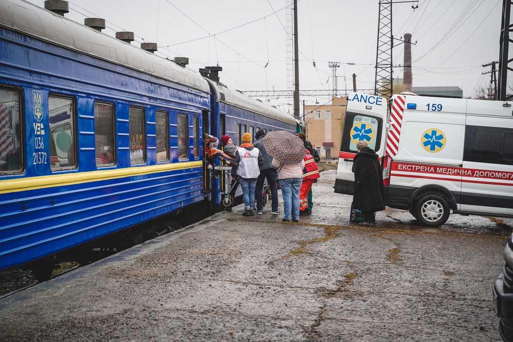 MSF, Doctors Without Borders, Ukraine, Medical train referral 