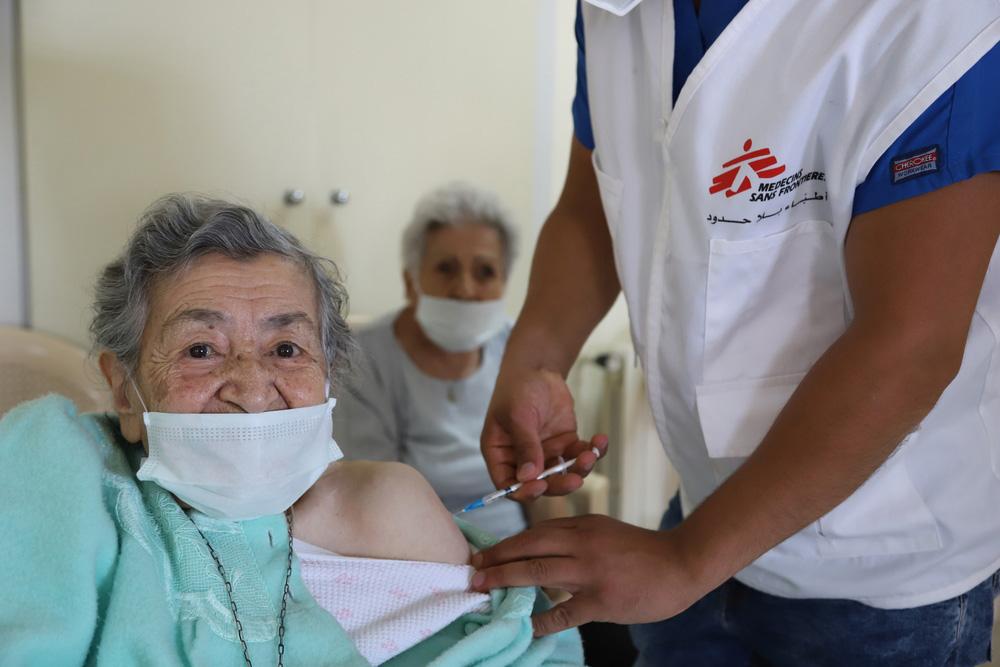 Tackling COVID-19 in Lebanon, through prevention and vaccination MSF, Doctors Without Borders, A year in Pictures 2021