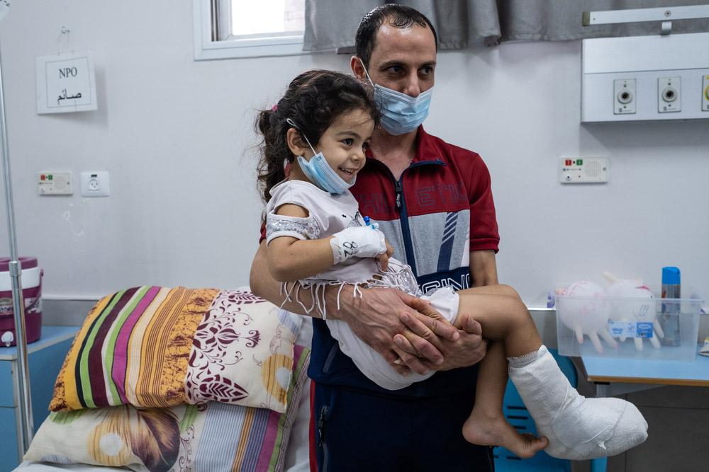 Treating child injuries in blockaded Gaza MSF, Doctors Without Borders, A year in Pictures 2021
