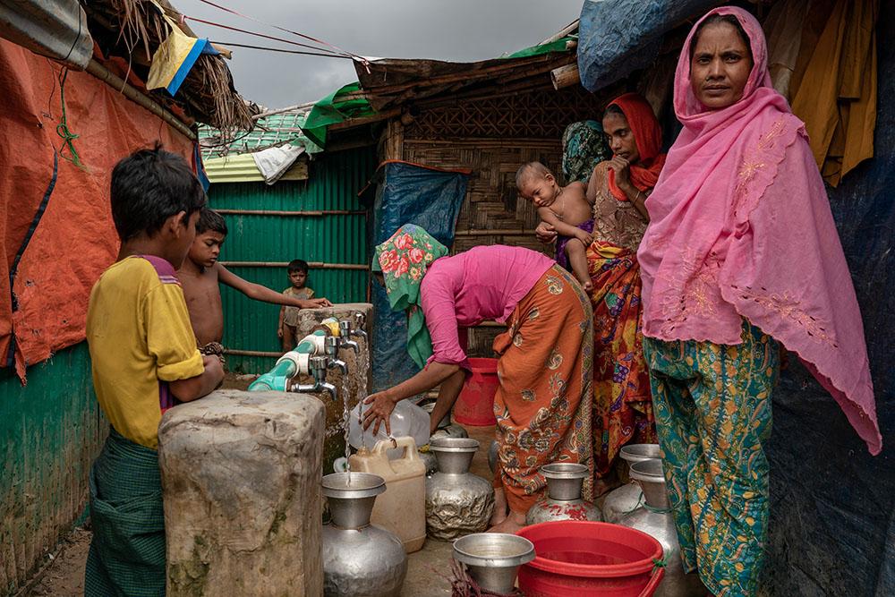 Water and sanitation facilities built by MSF in Jamtoli camp for Rohingya refugees, Cox’s Bazar, Bangladesh.