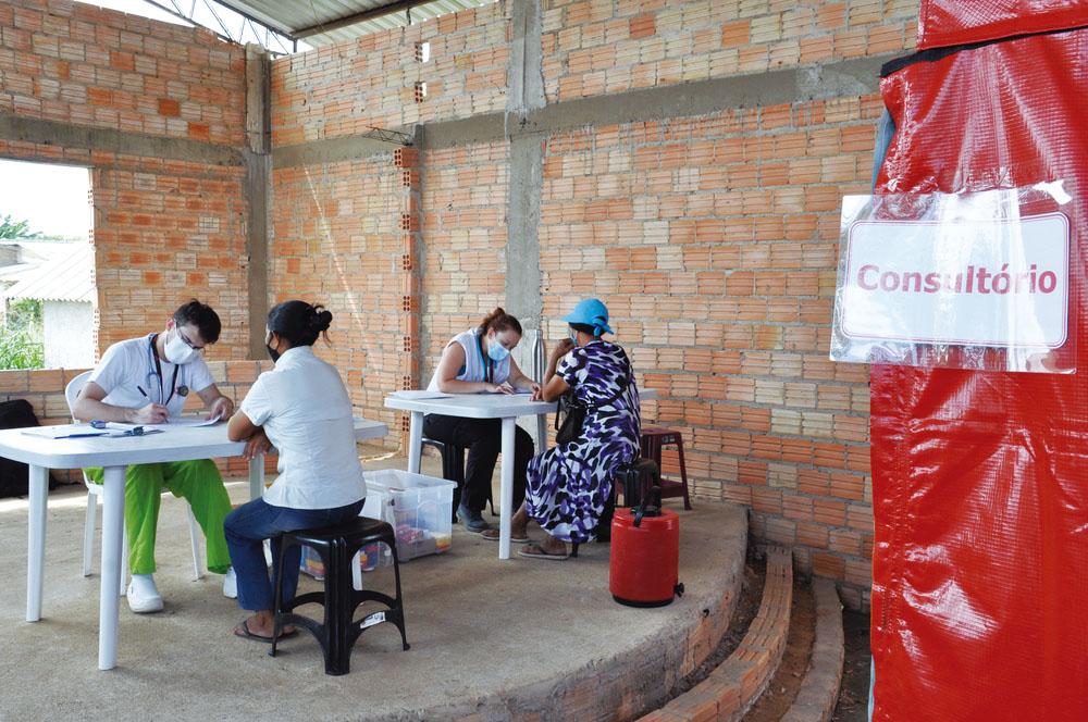Patients consulting with our MSF teams in Brazil