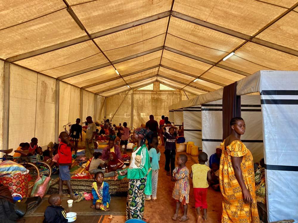 A picture of families seeking refuge inside the MSF-supported Bangassou University Regional Hospital 