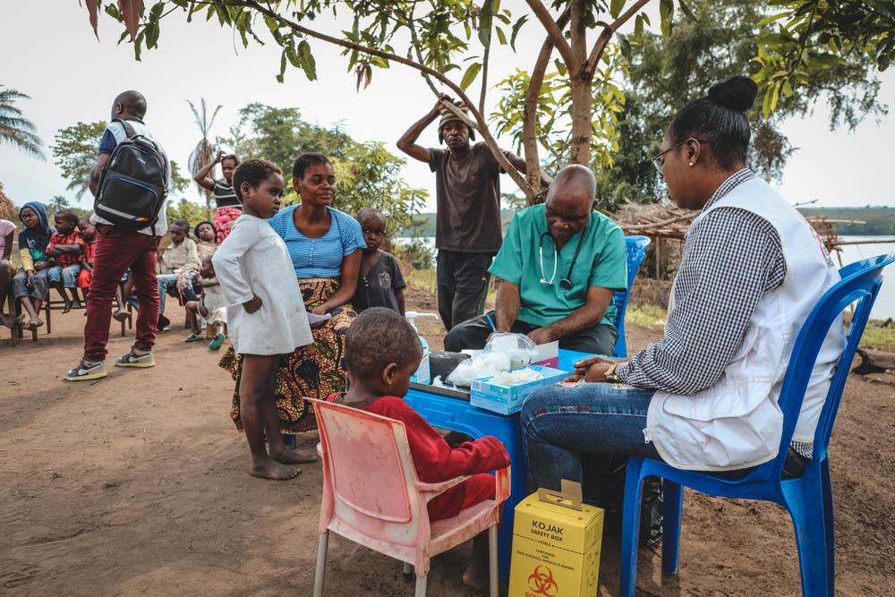 MSF, Doctors without Borders, Emergency treatment DRC