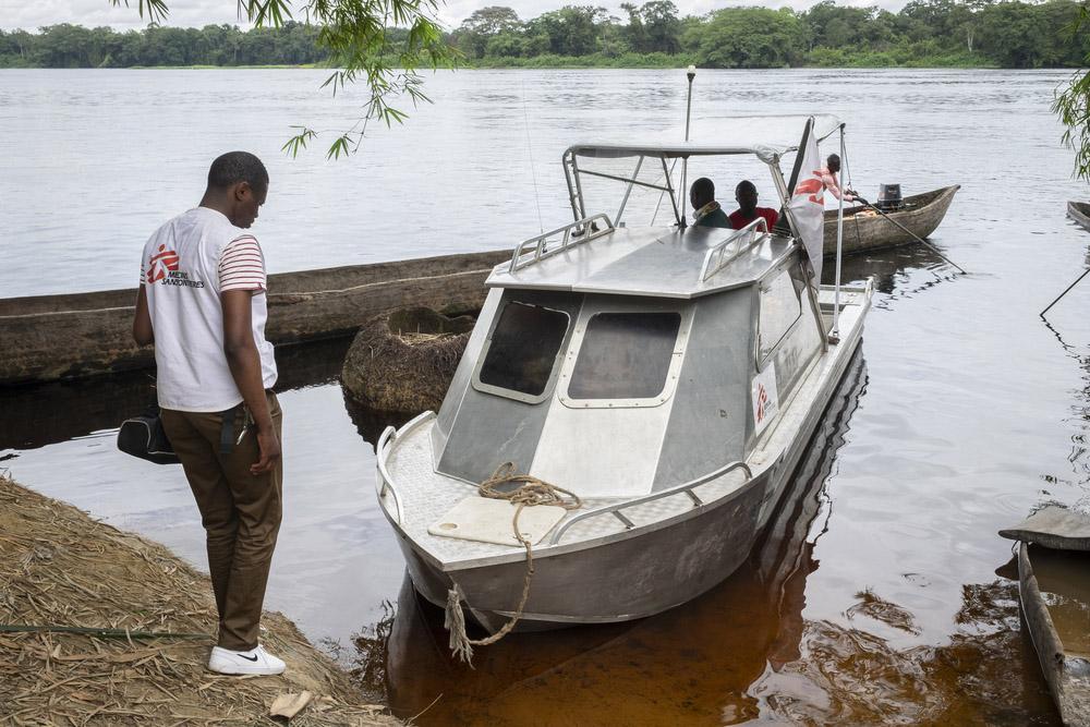 MSF boat in the Congo River for patients in areas difficult to reach.