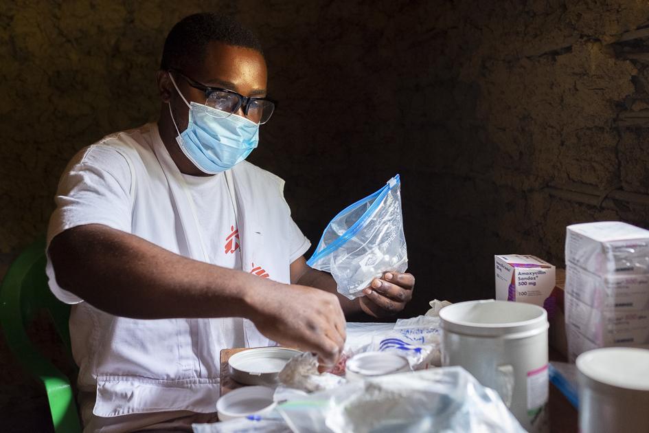 MSF, Doctors Without Borders, Ebola outbreak in DRC and Uganda 