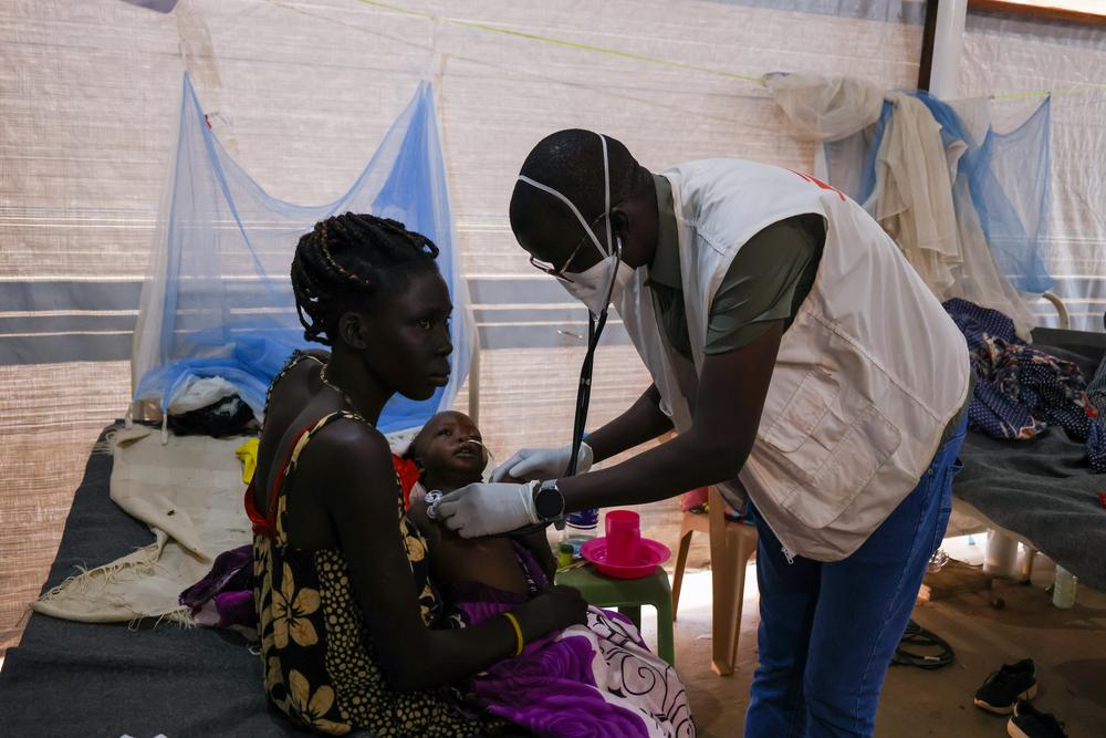 MSF, Doctors Without Borders, Funding cuts threaten Malaria, TB and HIV care