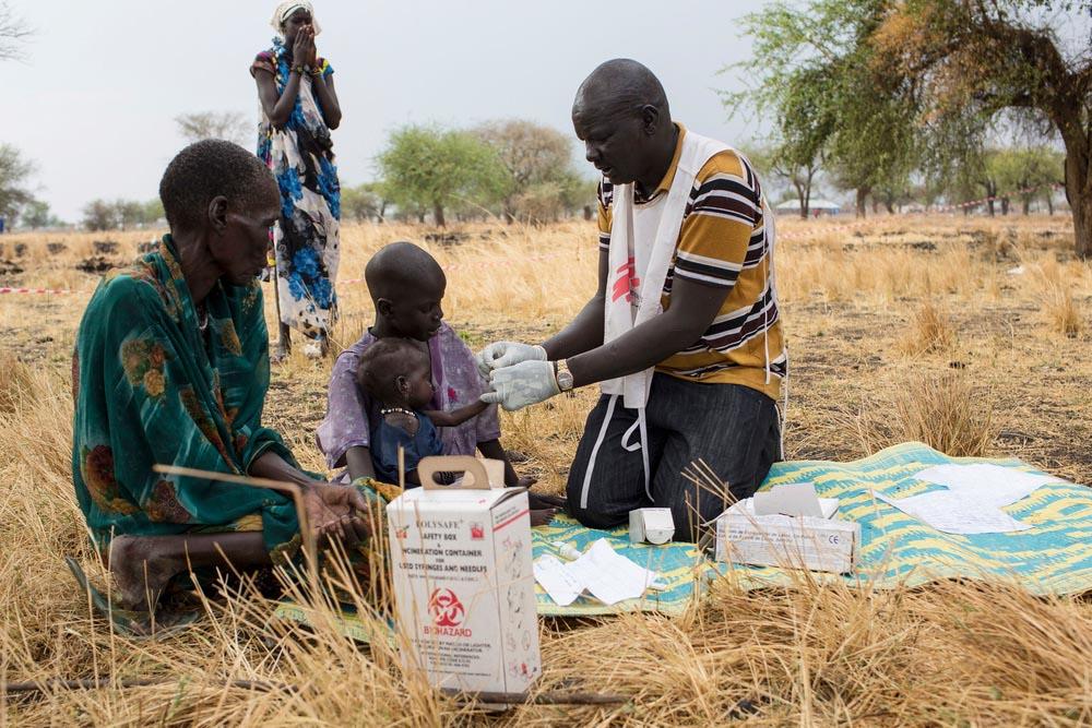 MSF, Doctors Without Borders, South Sudan, Outdoor support clinics 