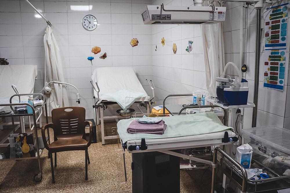 The delivery room in MSF’s Al Amal maternity within Al Rafadain Primary Health Care Centre. In 2021, more than 3 800 babies were born here. The facility has been providing routine obstetric and new-born care, family planning and mental health services since July 2019. 