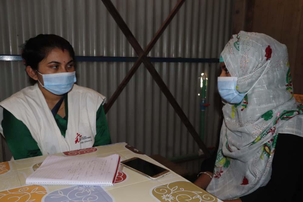 A picture of Laiju*, a Rohingya volunteer in MSF’s Kutupalong hospital