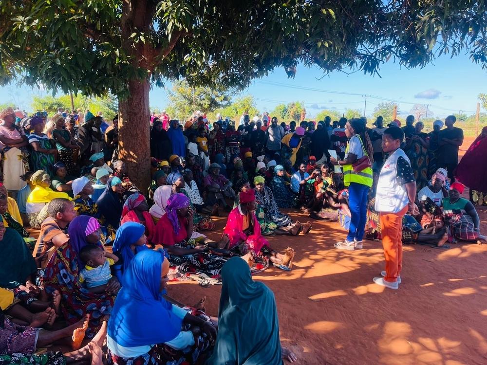 MSF team facilitates a group psychoeducation session in Nanjua, Ancuabe district, northern Mozambique.