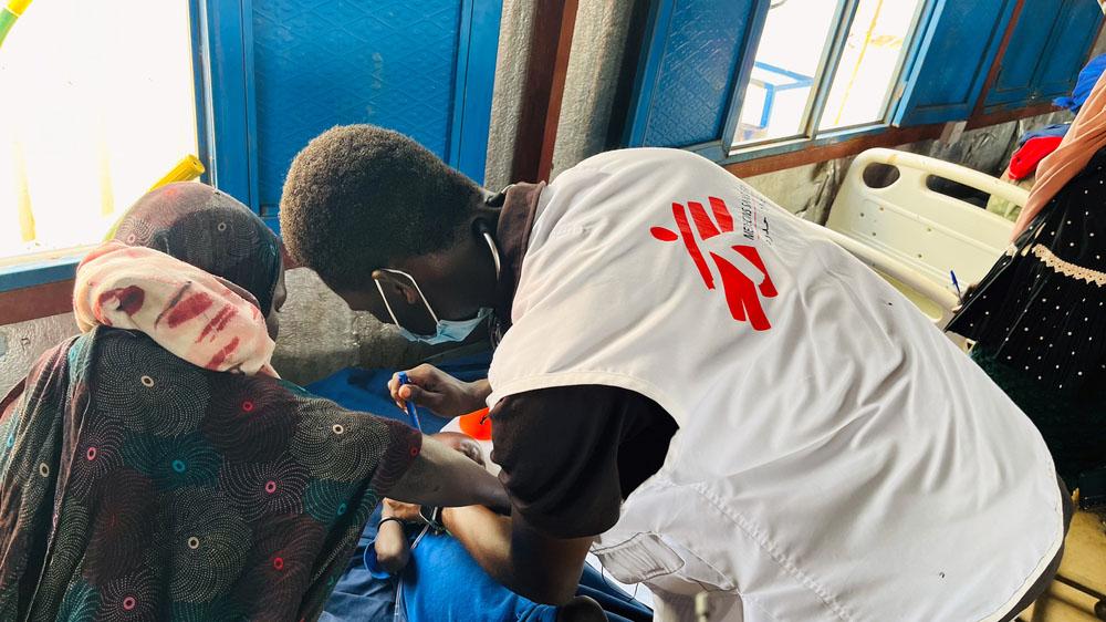 MSF_Doctor_Treats_Patients_In_Refugee_Camp_MSB162701