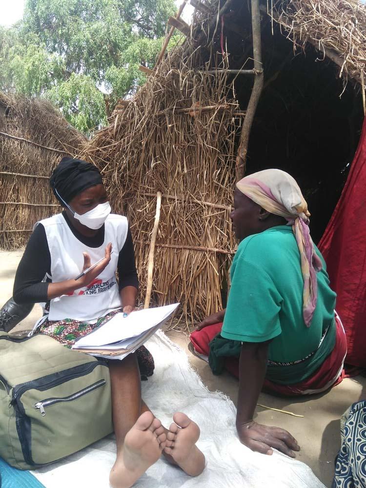 A picture of MSF Health Promoter at the 25 de Junho Camp in Cabo Delgado