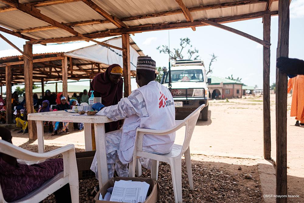 IDP’s being attended to by MSF staff at the new emir’s palace IDP CAMP 