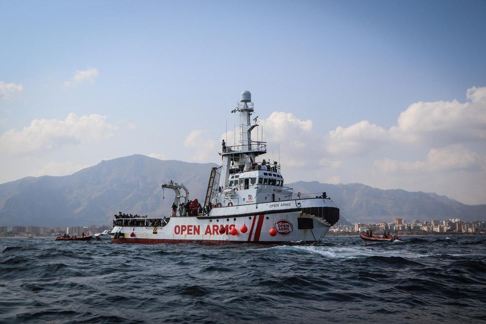 Rescue boat mid sea