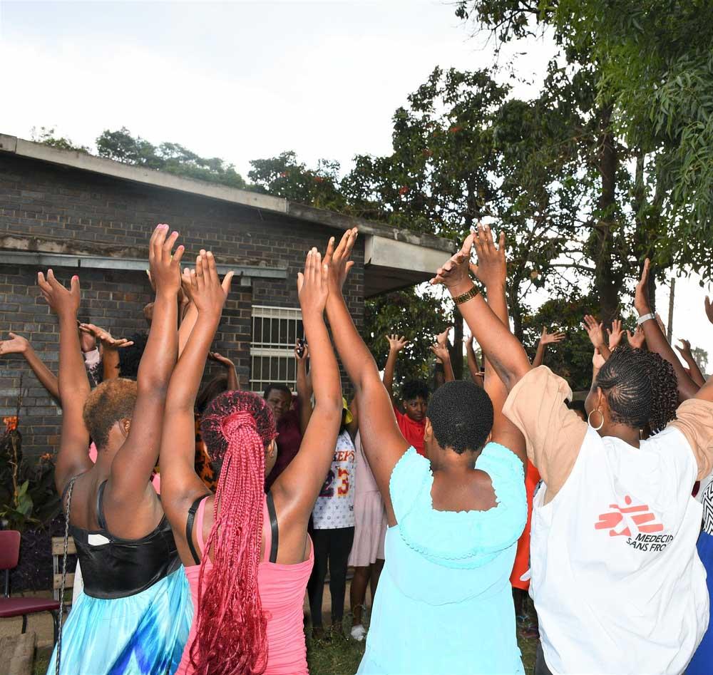 Teen mums' doing their exercise with MSF social worker