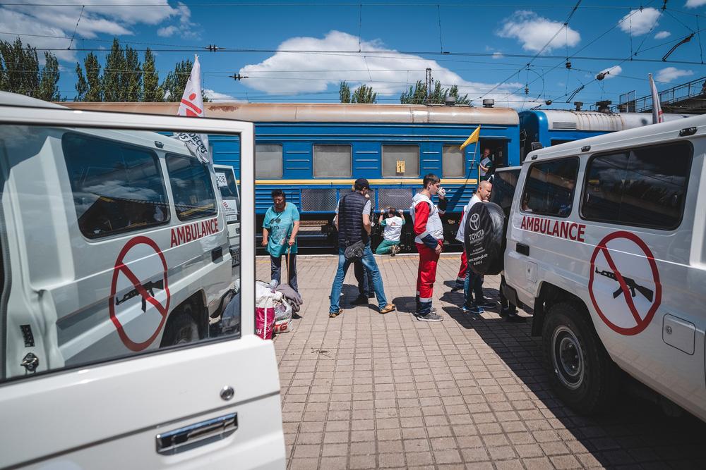 MSF Medicalised train in Ukraine, war-wounded patients