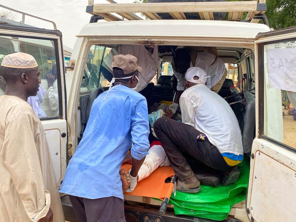 MSF_Medical_Team_Help_Sudan_Refugees_With_Injuries_And_Wounds_MSB159745