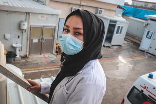 Bashaer is 29 years old and works as a midwife supervisor at MSF’s Al Amal maternity, in West Mosul. “I started working in Al Amal maternity in July 2019, and I became midwife supervisor in June 2021”, she says. “I learned a lot from working for MSF.