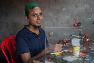 MSF, Doctors Without Borders, Rohingya refugee fleeing into Bangladesh