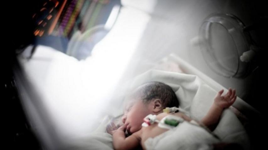 12 Mnissen Quibdo02 Infant Rests Incubator