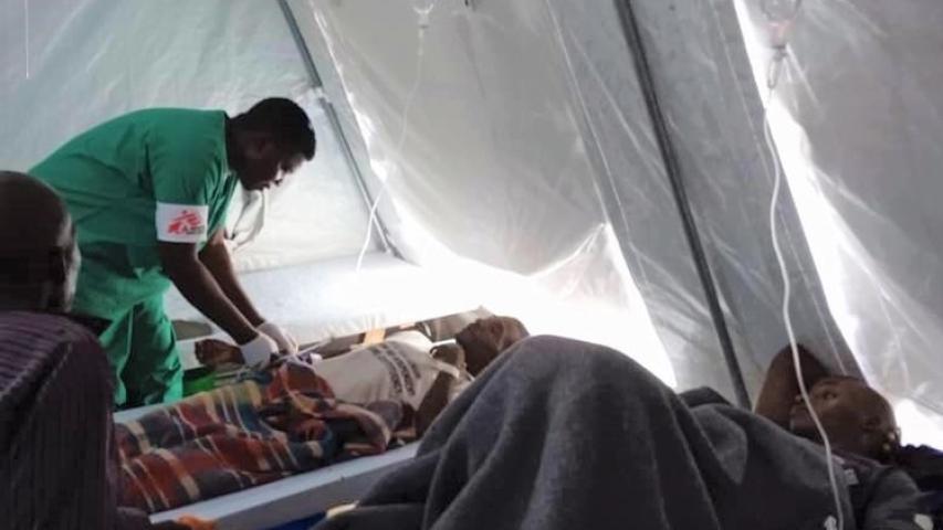 MSF staff treat patient at the Cholera treatment center