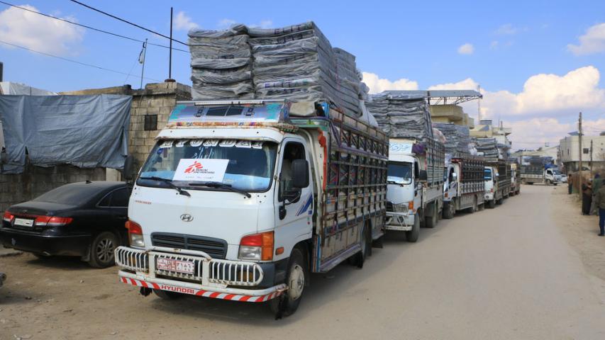 Truck convoy by MSF teams from Atmeh hospital